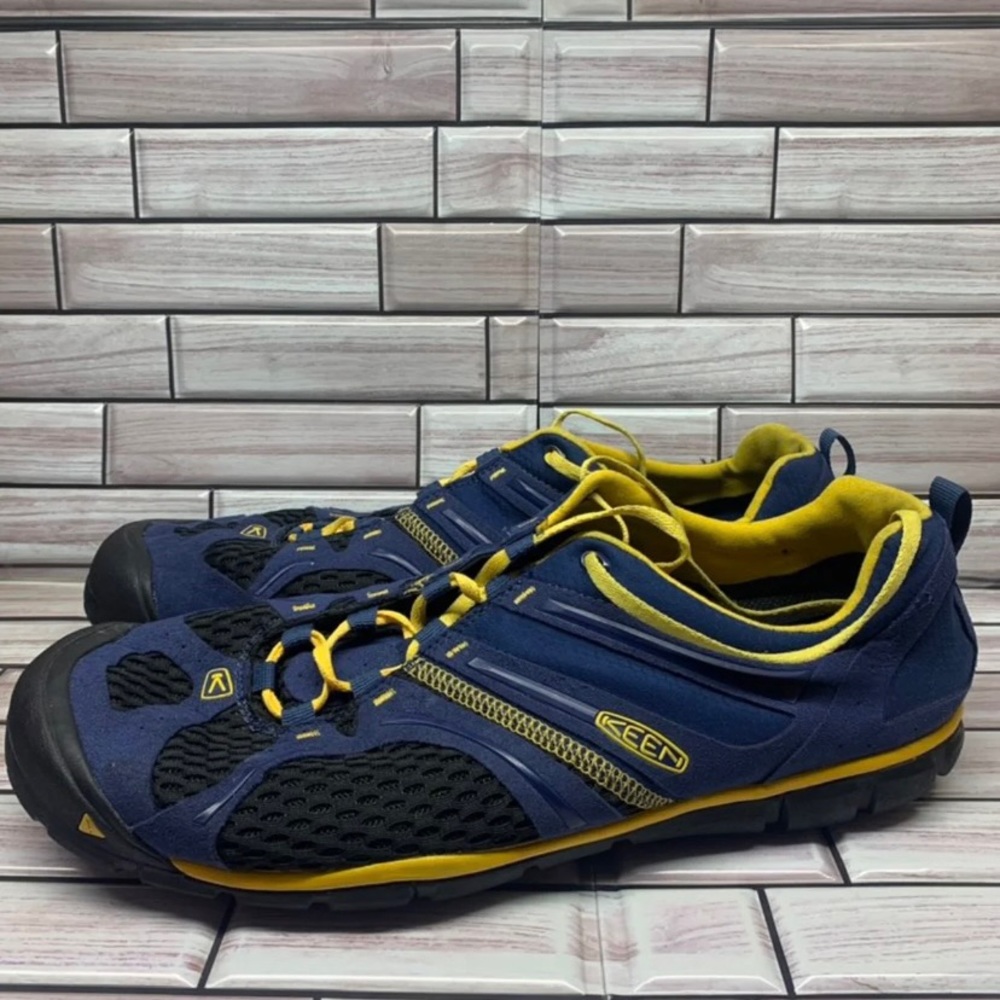 Keen Women’s Size 14 Madison Low CNX Light Trail Shoes Blue Yellow